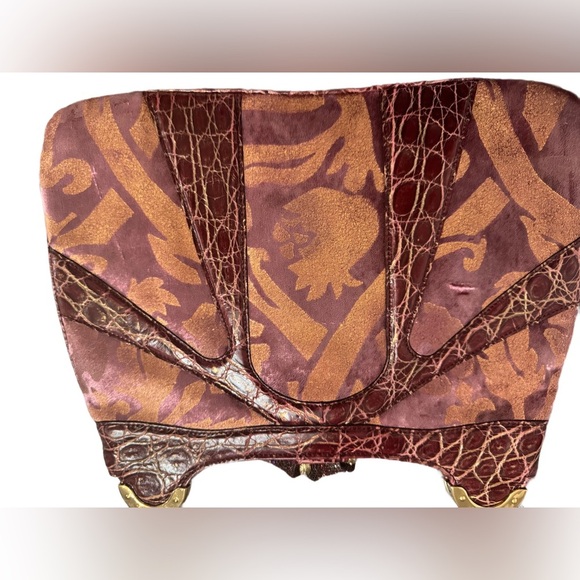 Limited edition Rare Gucci Crystal dragon bag
Tom Ford Gucci collection. - Picture 4 of 17